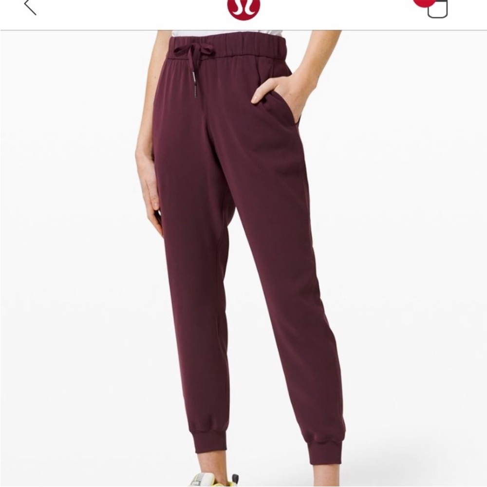 Lululemon on the fly joggers 28” size 4
